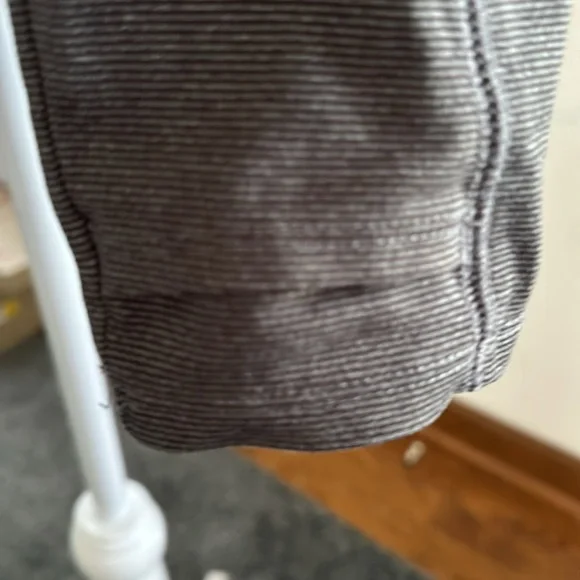 Zella Women's Top Activewear/Performance Long Sleeves With Thumb Holes Med. Gray - Picture 6 of 13